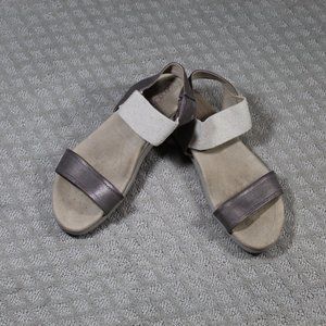 Axxiom Grace Size 9M Bronze Sandals